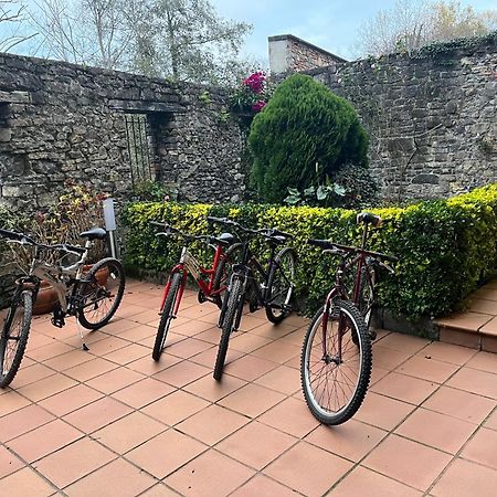 Apartamentos Turisticos Paseo De La Alameda Villaviciosa  Zewnętrze zdjęcie