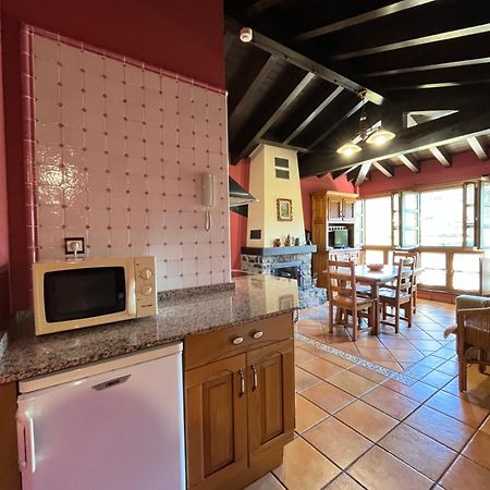 Apartamentos Turisticos Paseo De La Alameda Villaviciosa  Zewnętrze zdjęcie