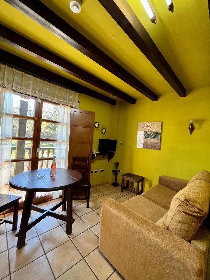 Apartamentos Turisticos Paseo De La Alameda Villaviciosa  Zewnętrze zdjęcie