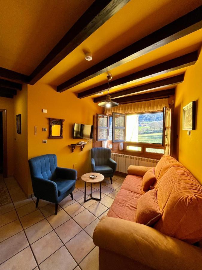 Apartamentos Turisticos Paseo De La Alameda Villaviciosa  Zewnętrze zdjęcie