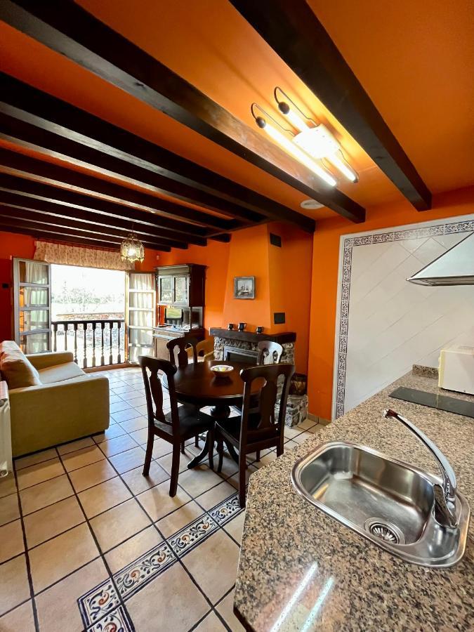 Apartamentos Turisticos Paseo De La Alameda Villaviciosa  Zewnętrze zdjęcie