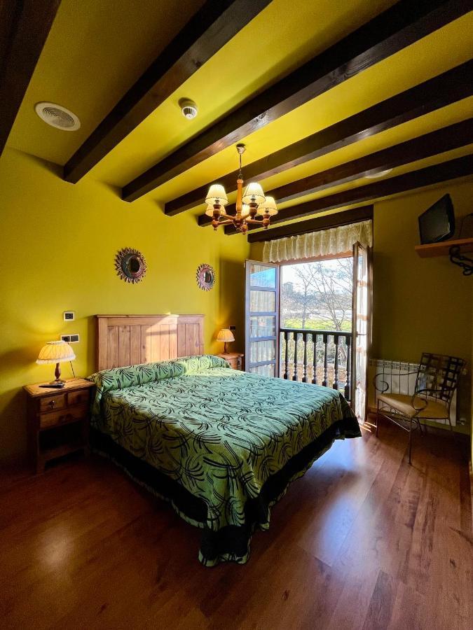 Apartamentos Turisticos Paseo De La Alameda Villaviciosa  Zewnętrze zdjęcie