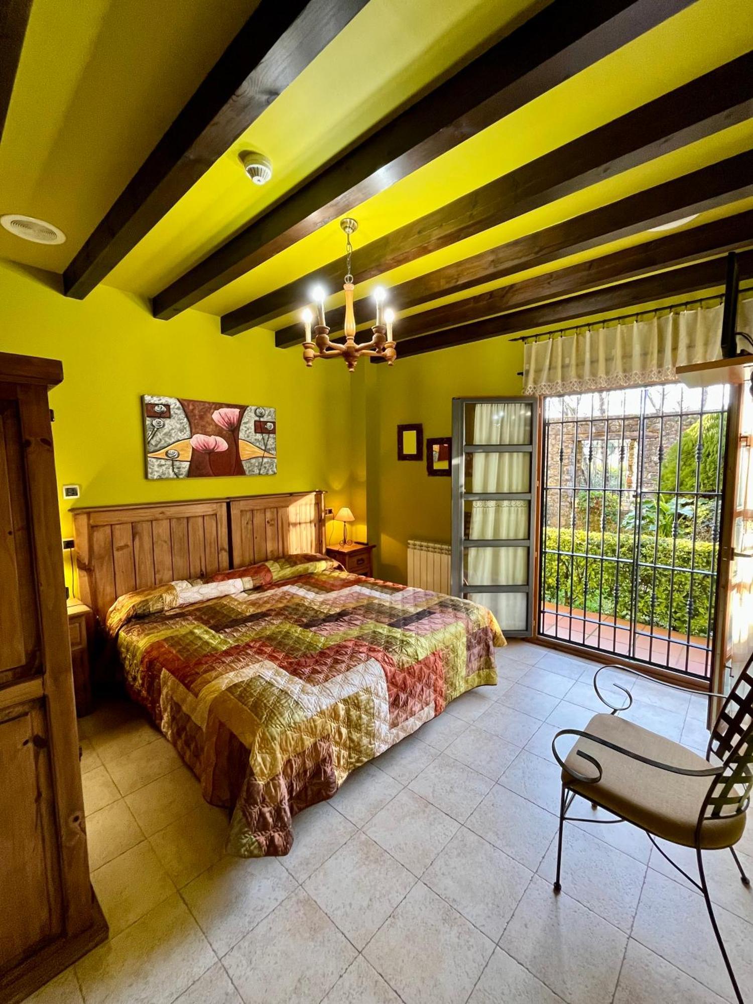 Apartamentos Turisticos Paseo De La Alameda Villaviciosa  Zewnętrze zdjęcie