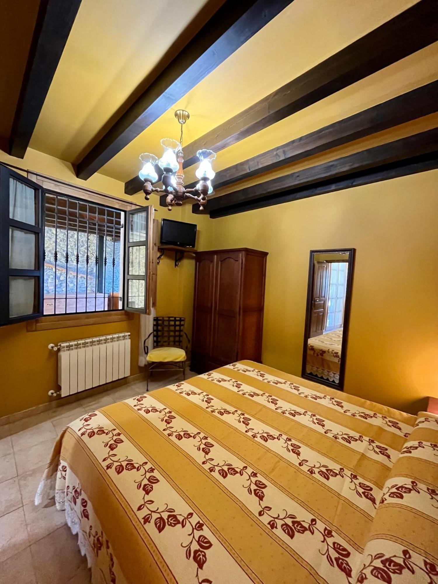 Apartamentos Turisticos Paseo De La Alameda Villaviciosa  Zewnętrze zdjęcie