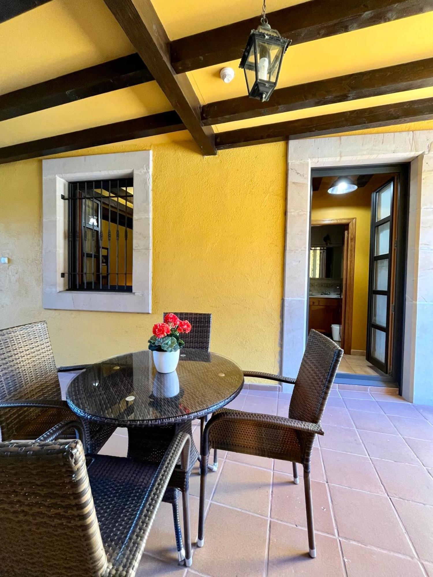 Apartamentos Turisticos Paseo De La Alameda Villaviciosa  Zewnętrze zdjęcie