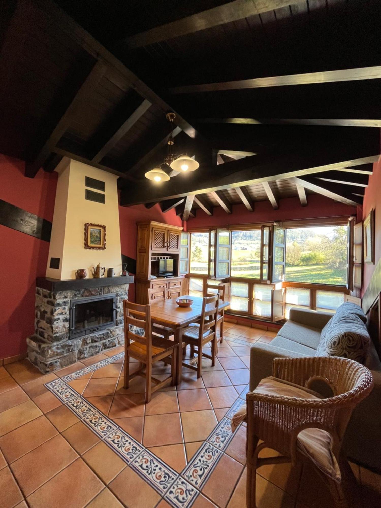 Apartamentos Turisticos Paseo De La Alameda Villaviciosa  Zewnętrze zdjęcie
