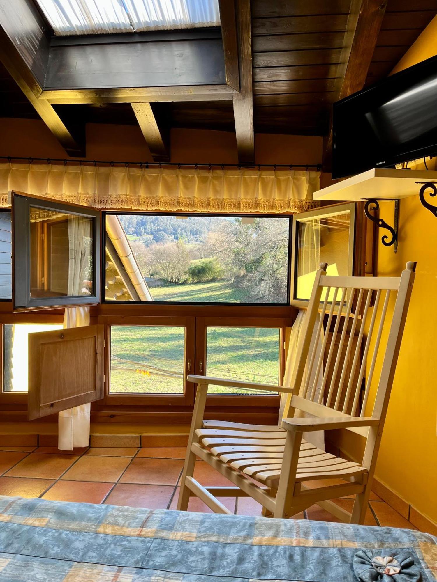Apartamentos Turisticos Paseo De La Alameda Villaviciosa  Zewnętrze zdjęcie
